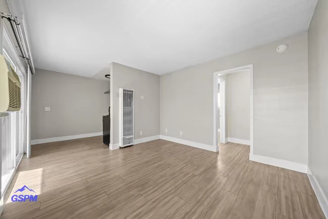 Willow Glen Apartments photo 5