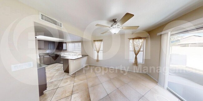 17215 N 42nd St Phoenix, AZ 85032 photo 4