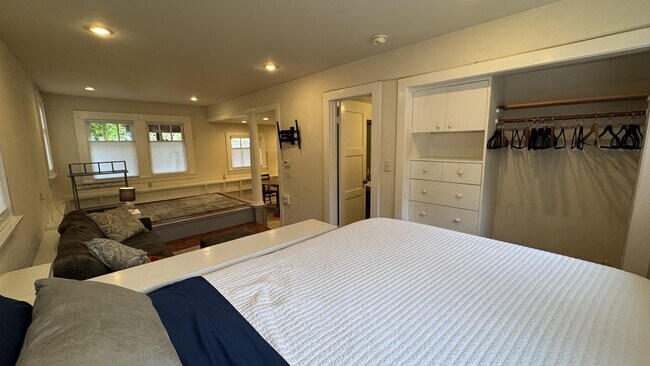 1310 Milvia St Berkeley, CA 94709 photo 2