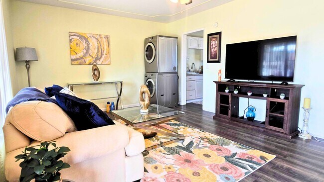 3002 E McKinley St Phoenix, AZ 85008 photo 3