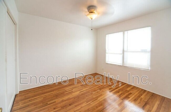 2168 Bacon St San Diego, CA 92107 photo 5