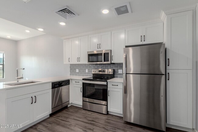 475 N 9th St Phoenix, AZ 85006 photo 3