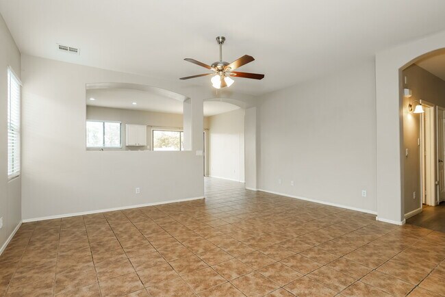 9849 W Horse Thief Pass Tolleson, AZ 85353 photo 3