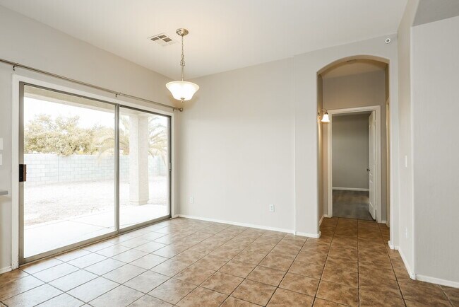 9849 W Horse Thief Pass Tolleson, AZ 85353 photo 5