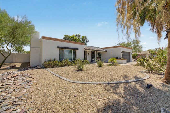 5017 E Acoma Dr Scottsdale, AZ 85254 photo 3