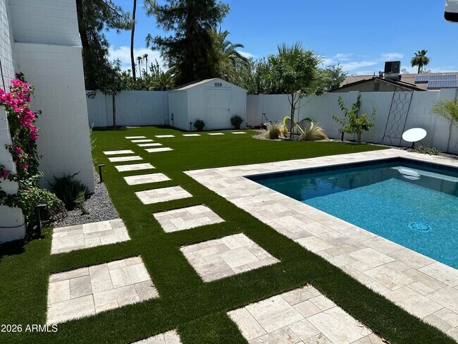 5017 E Acoma Dr Scottsdale, AZ 85254 photo 2