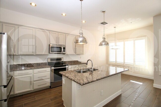 7521 E Santa Catalina Dr Scottsdale, AZ 85255 photo 5