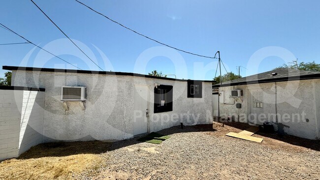 1836 E Hubbell St Phoenix, AZ 85006 photo 3