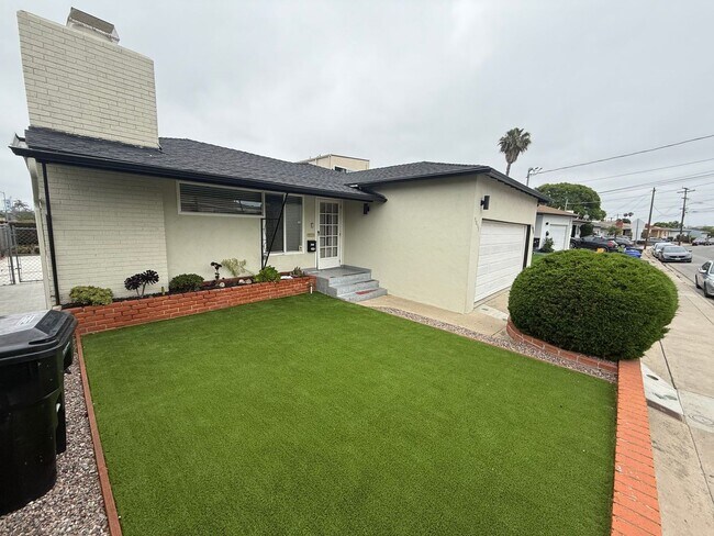 5053 Art St San Diego, CA 92115 photo 2
