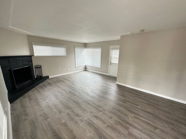 5053 Art St San Diego, CA 92115 photo 4