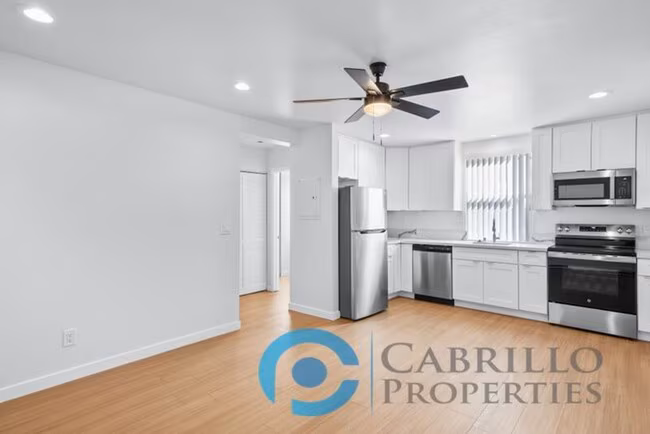 4425 52nd St San Diego, CA 92115 photo 2
