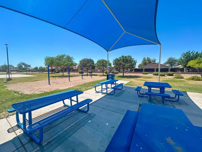 927 E Yuma Ave Apache Junction, AZ 85119 photo 4