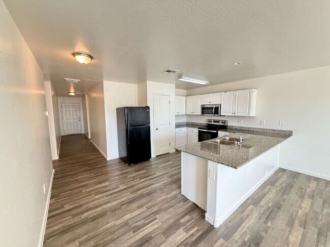 3892 N Princeton Ln photo 2