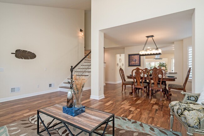 4483 Salisbury Dr photo 3