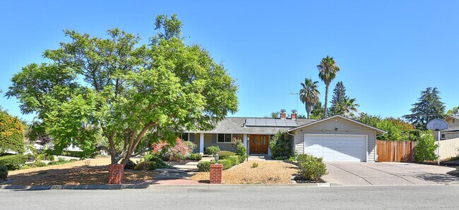 12564 Plymouth Dr Saratoga, CA 95070 photo 2