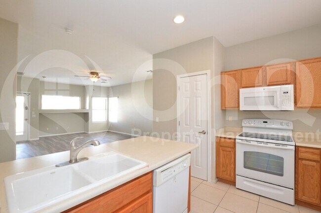 44756 Alamendras St Maricopa, AZ 85139 photo 4