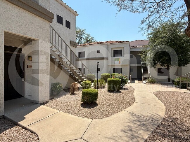 11375 E Sahuaro Dr Scottsdale, AZ 85259 photo 2