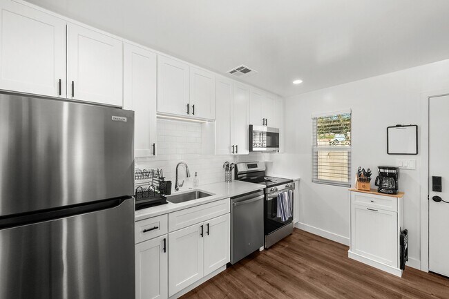 1242 E Pierce St Phoenix, AZ 85006 photo 5