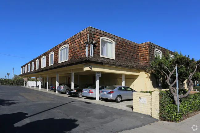 Imperial House Apartments photo 2