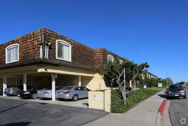 Imperial House Apartments photo 3
