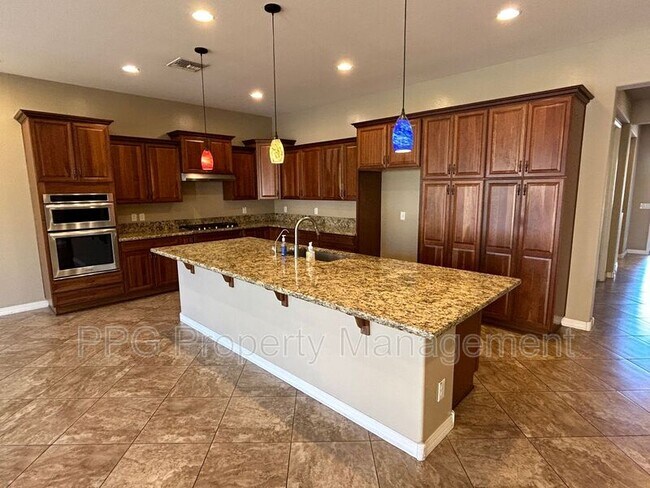 15896 W Cameron Dr Surprise, AZ 85379 photo 3