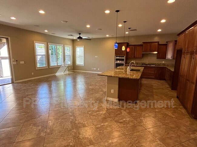 15896 W Cameron Dr Surprise, AZ 85379 photo 4