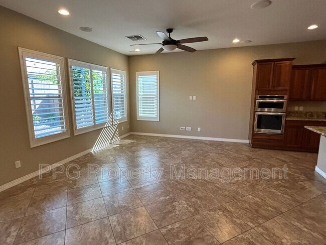 15896 W Cameron Dr Surprise, AZ 85379 photo 5