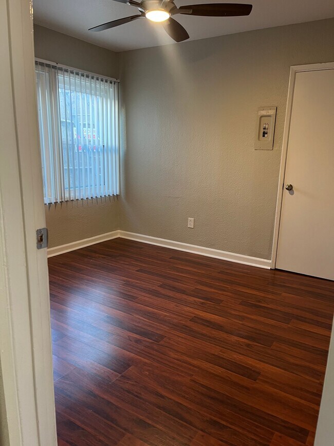 2555 Foothill Blvd Oakland, CA 94601 photo 4