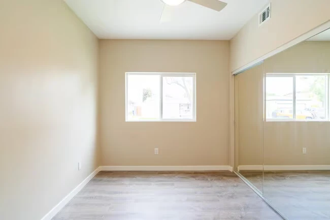 4929 College Ave San Diego, CA 92115 photo 4