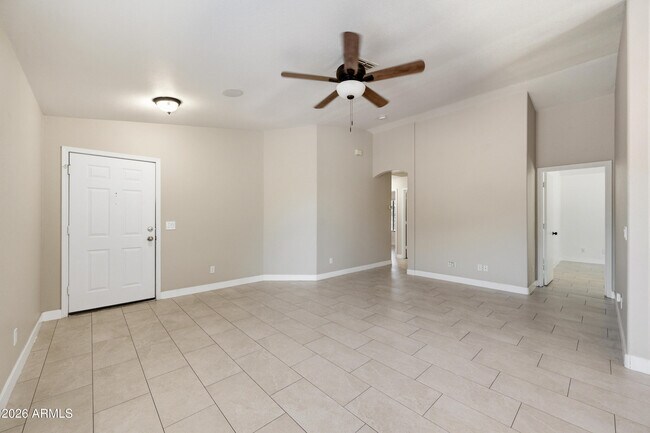 1616 E Desert Ln Phoenix, AZ 85042 photo 4