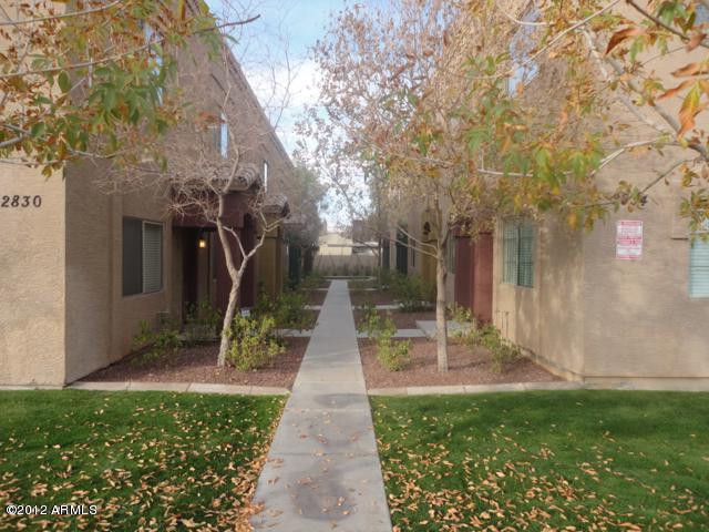 2838 E Tracy Ln Phoenix, AZ 85032 photo 2