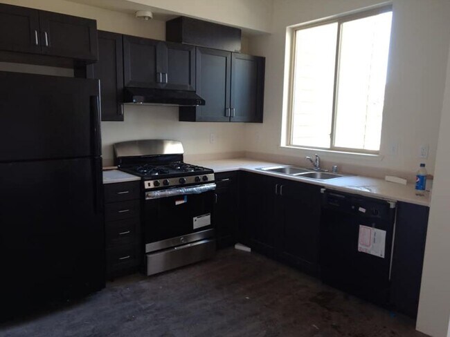 2300 Loveridge Rd Pittsburg, CA 94565 photo 2