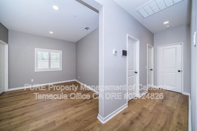 34667 Windrow Rd Murrieta, CA 92563 photo 3