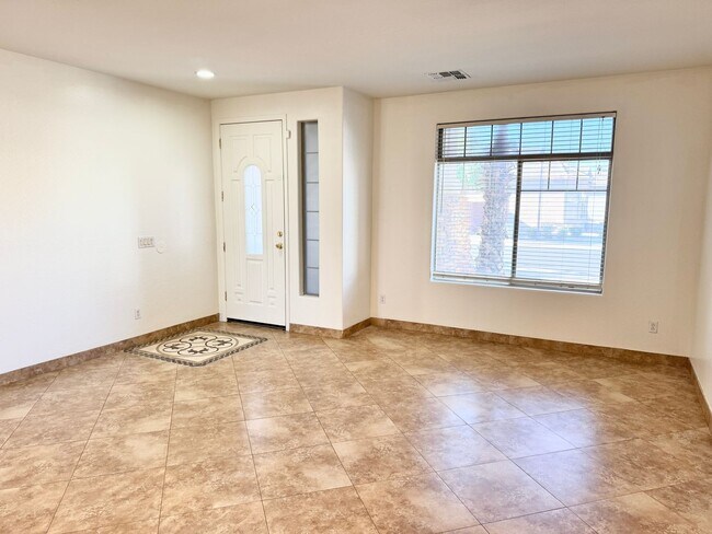 7003 S 55th Ln Phoenix, AZ 85339 photo 4