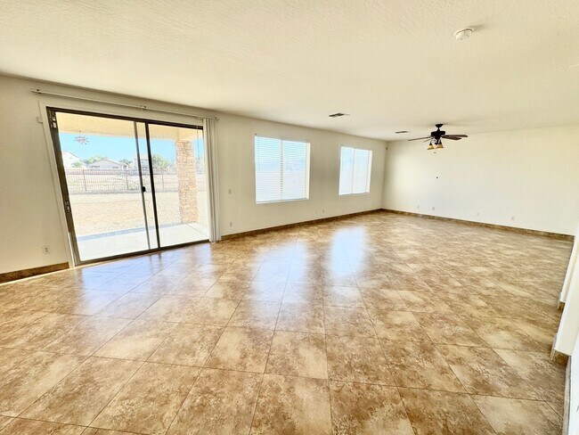 7003 S 55th Ln Phoenix, AZ 85339 photo 3