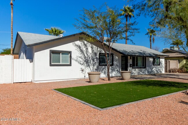 818 W Elna Rae St Tempe, AZ 85281 photo 5