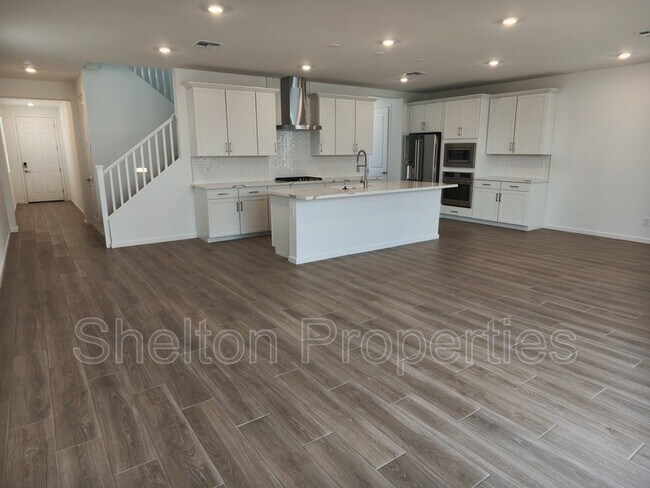 2433 W Maximo Wy Phoenix, AZ 85085 photo 2