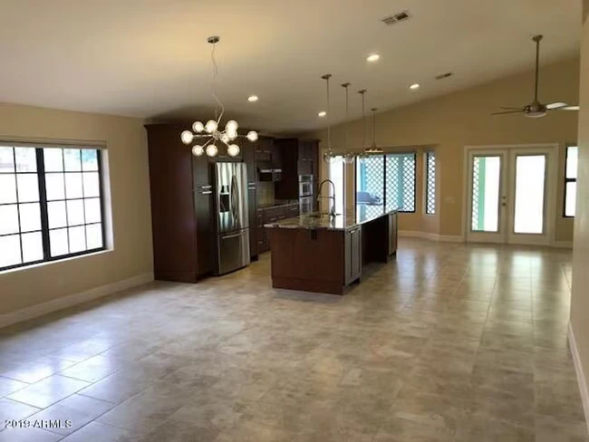 7074 S Jentilly Ln Tempe, AZ 85283 photo 3