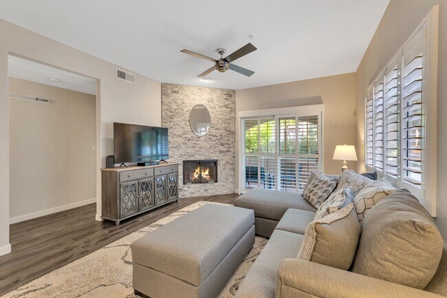 8653 E Royal Palm Rd Scottsdale, AZ 85258