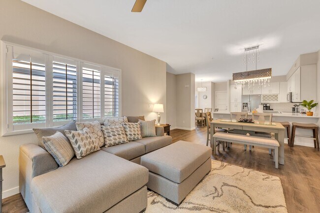 8653 E Royal Palm Rd Scottsdale, AZ 85258 photo 2