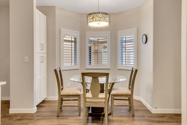 8653 E Royal Palm Rd Scottsdale, AZ 85258 photo 5