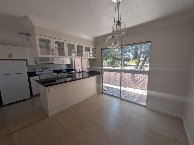 7930 Mission Center Ct San Diego, CA 92108 photo 2