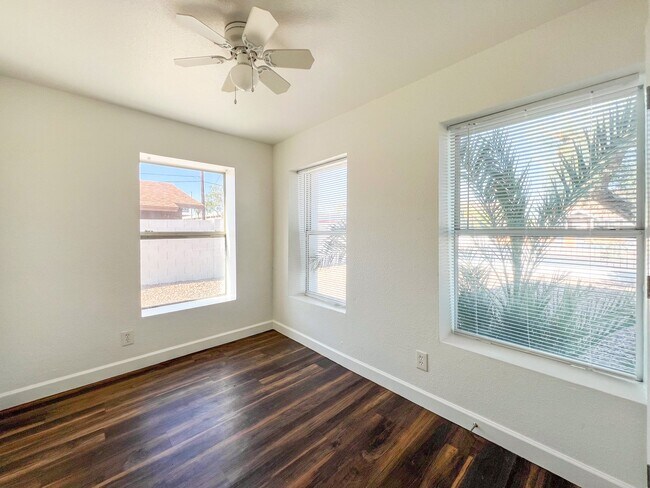 317 N 17th Dr Phoenix, AZ 85007 photo 4