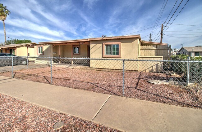 5516-5520 W Palmaire Ave Glendale, AZ 85301 photo 2