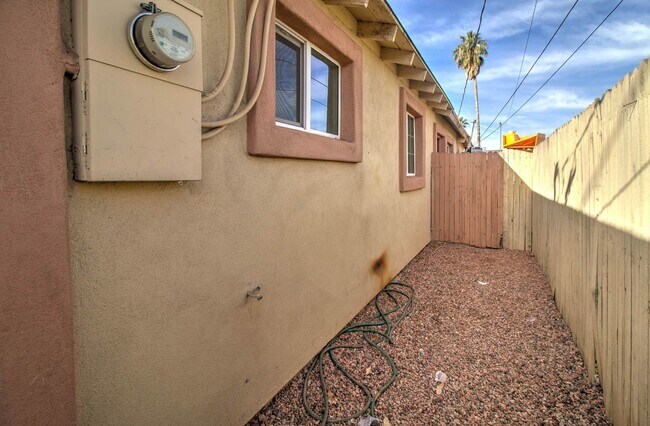 5516-5520 W Palmaire Ave Glendale, AZ 85301 photo 4
