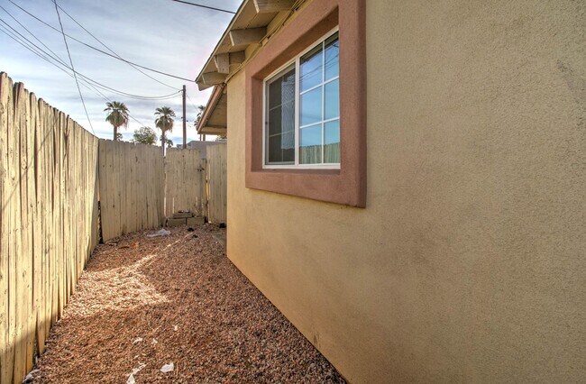 5516-5520 W Palmaire Ave Glendale, AZ 85301 photo 5