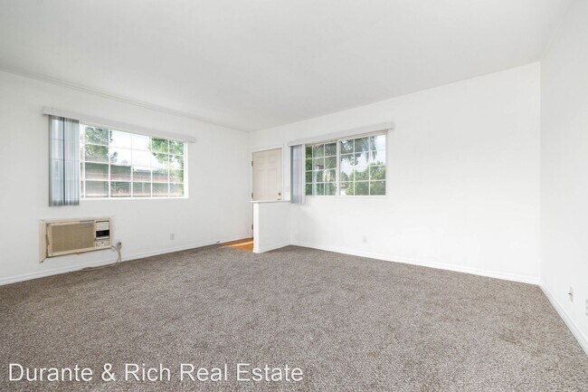 605 S Mollison Ave El Cajon, CA 92020 photo 2