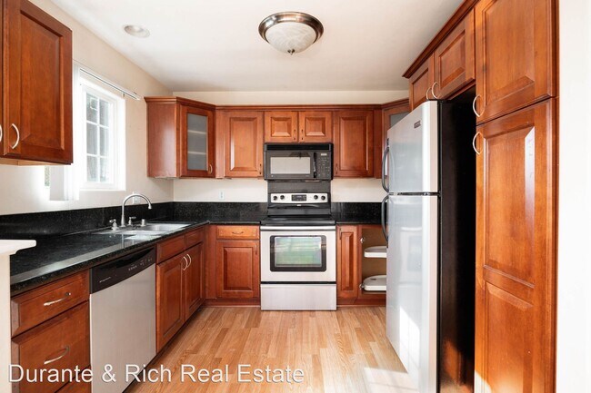 605 S Mollison Ave El Cajon, CA 92020 photo 5