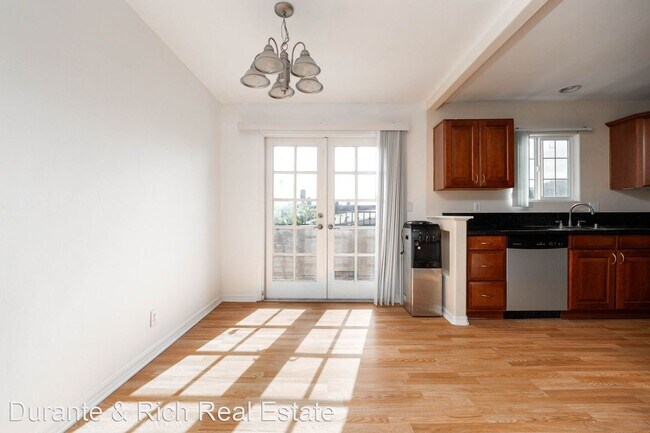 605 S Mollison Ave El Cajon, CA 92020 photo 4