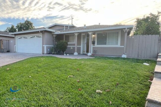 $4595 - Updated And Refreshed 3 Br/2ba Single Family Home Near Hellyer Park photo 3